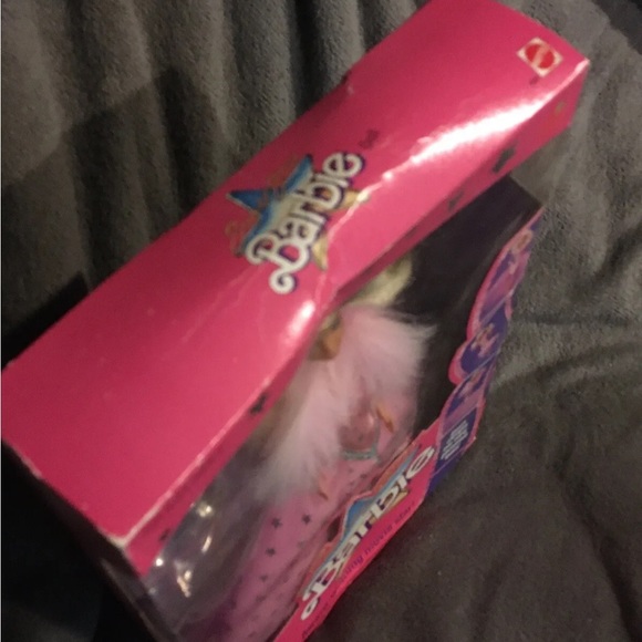 ❌SOLD❌ 1988 Super Star Barbie (Unopened) #1604 - Picture 2 of 3
